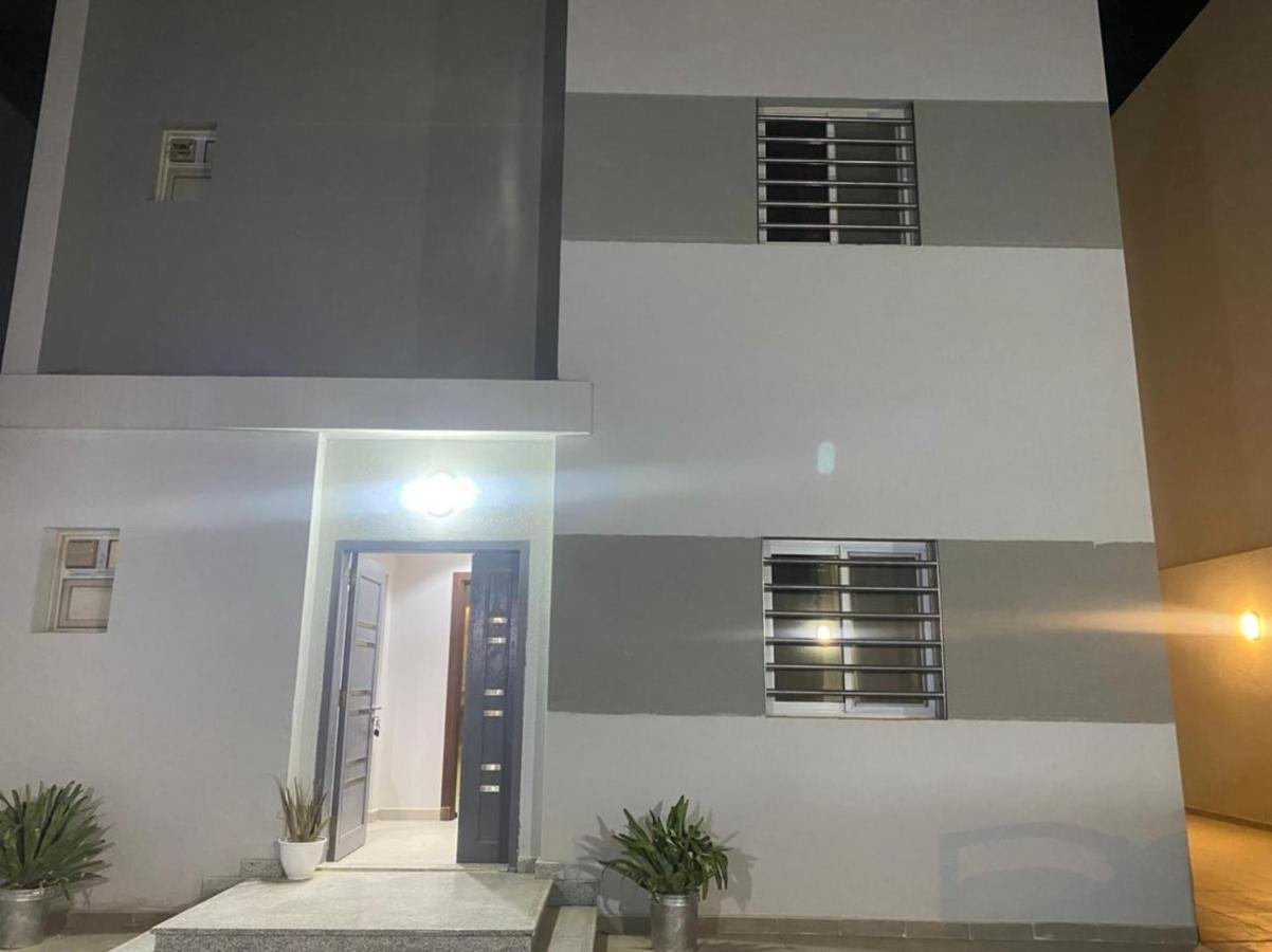 Independent Villa, 3 Floors, 5 Bedrooms, 6 Bathrooms Riad Exterior foto