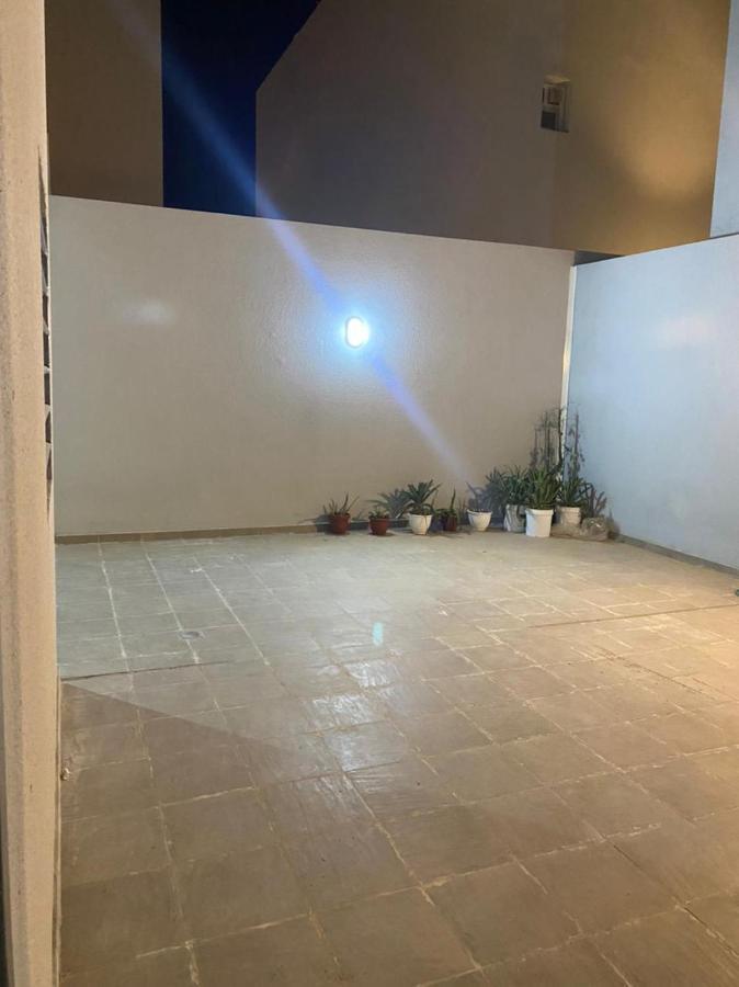 Independent Villa, 3 Floors, 5 Bedrooms, 6 Bathrooms Riad Exterior foto