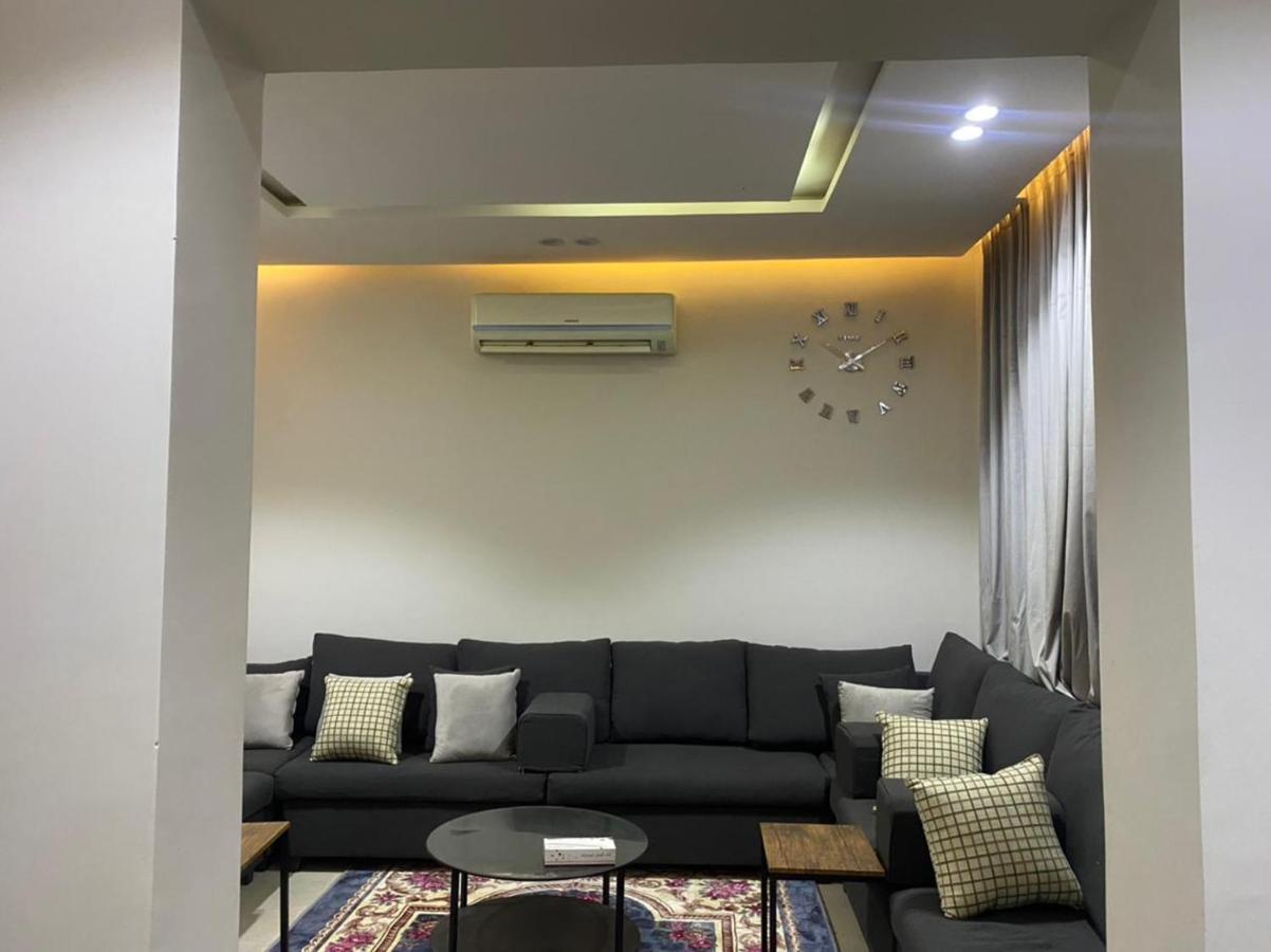 Independent Villa, 3 Floors, 5 Bedrooms, 6 Bathrooms Riad Exterior foto